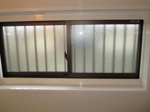 浴室サッシをFIX窓から引き違い窓に交換！