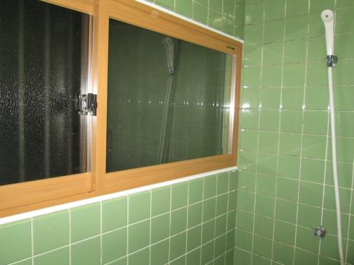 お風呂の冷んやりを軽減！浴室内窓設置！！