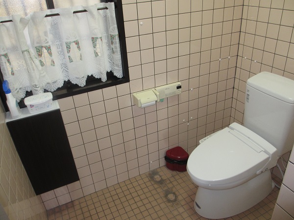 みんなが使いやすく！オフィスのトイレを和式トイレから洋式トイレにしました。