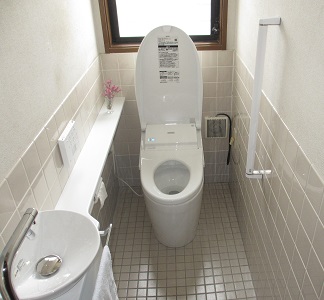 和式トイレから洋式トイレへ、バリアフリーリフォームで安心して暮らせる家に。